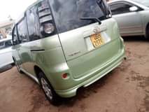 A picture of 2006 Toyota Sienta