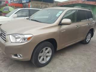 A picture of Classy Comfort Durable Exotic Toyota Highlander 08 09 limited edition