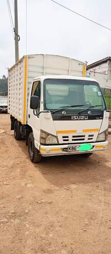 isuzu nhr