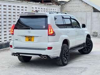 A picture of TOYOTA LANDCRUISER PRADO