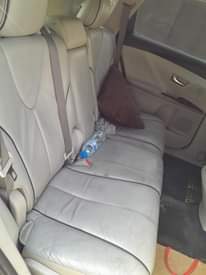 A picture of Model Toyota Venza Year 2010 Features Thumbstart Panoramic roof with