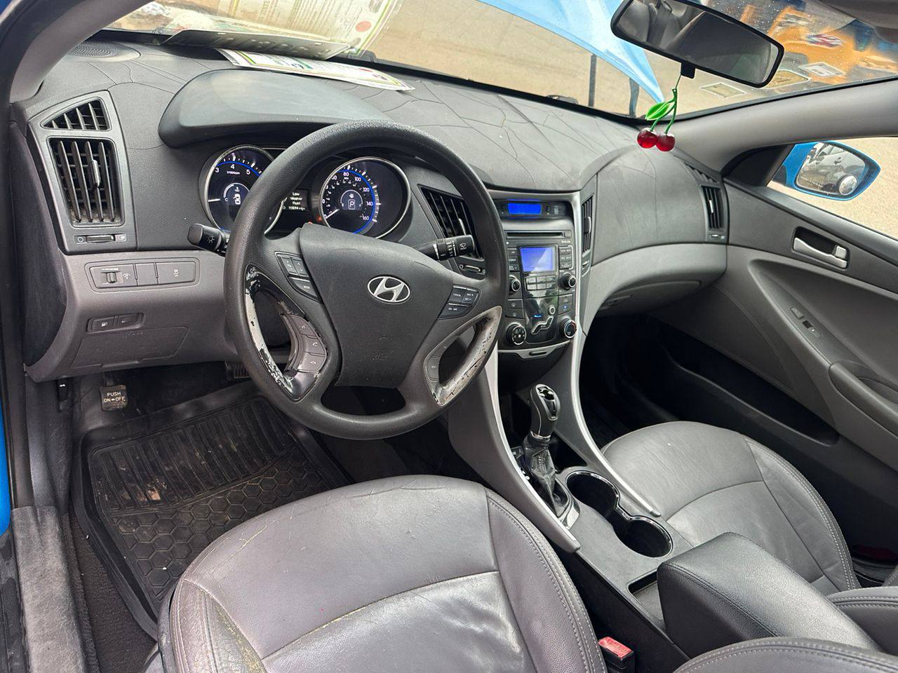 A picture of 2011 Hyundai sonata Automatic Key entry Silent Engine 6m lagos
