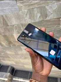 A picture of samsung galaxy s20plus 5g