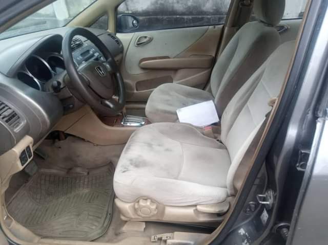 A picture of 2006 Honda City in very good condition sound engine gear