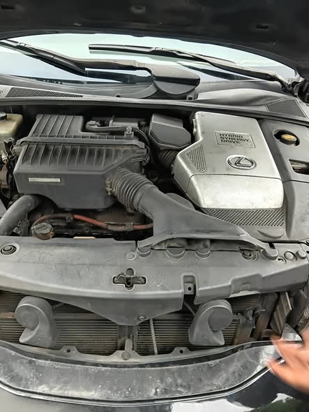 A picture of Lexus RX400h
