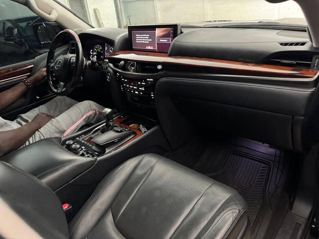 A picture of 2016 Lexus LX570 2016