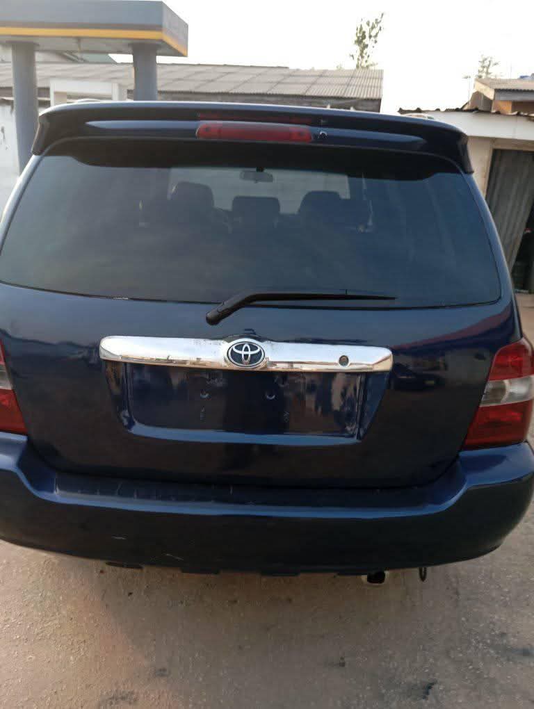 A picture of 2003 Toyota highlander