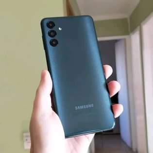 A picture of Samsung galaxy a04s clean