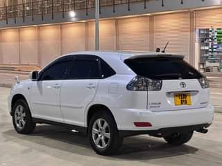 A picture of TOYOTA HARRIER