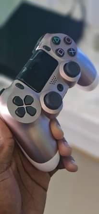 A picture of Ps4 slim