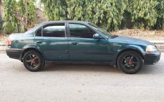 A picture of CLEAN HONDA CIVIC 2000 UK MODEL