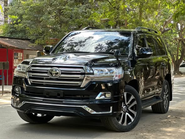 A picture of TOYOTA LANDCRUISER ZX