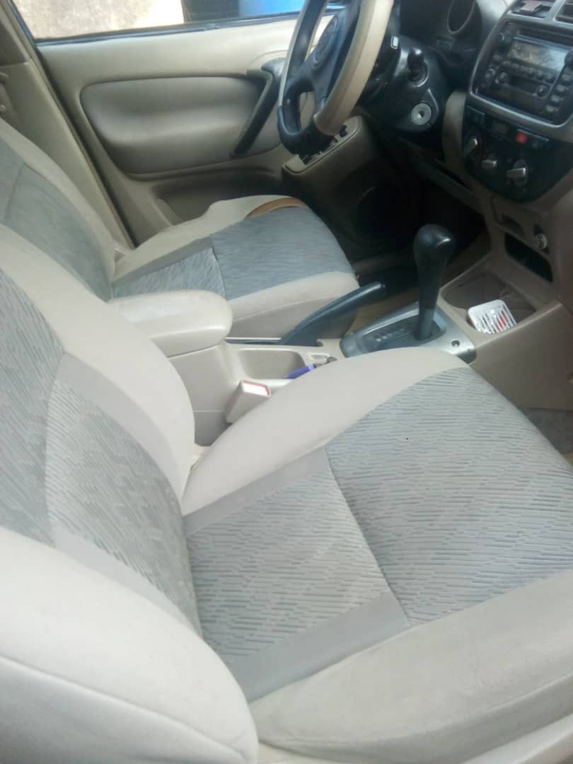 A picture of TOYOTA RAV4