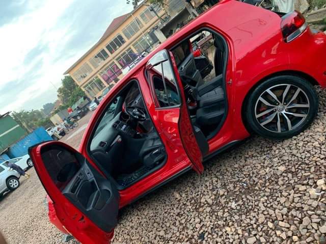 A picture of 2013 Volkswagen Golf gti