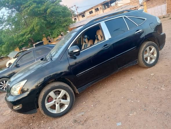 A picture of Lexus Rx 330