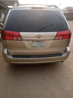 A picture of Toyota Sienna 2005 3 7M Okene Kogi State Call WhatsApp