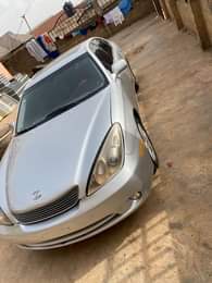 A picture of 2 unit of LEXUS ES SILVER ES 330 2005 MODEL