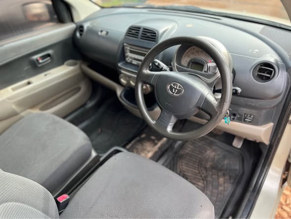 A picture of 2005 Toyota passo