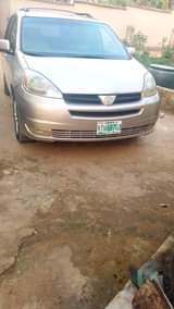 A picture of Direct Belgium standard Toyota sienna 2005 buy and drive nothing
