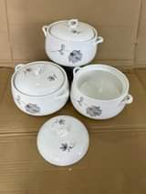 A picture of Brand New dinner sets