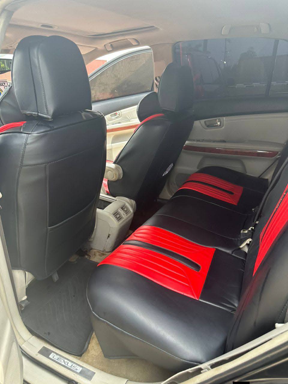 A picture of SLIGHTLY USED SUPER SHARP LEXUS RX330 FULL OPTION