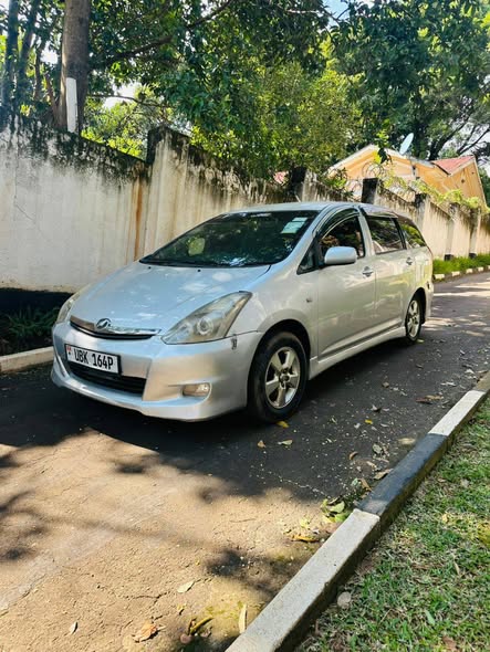 A picture of Toyota wish 22m