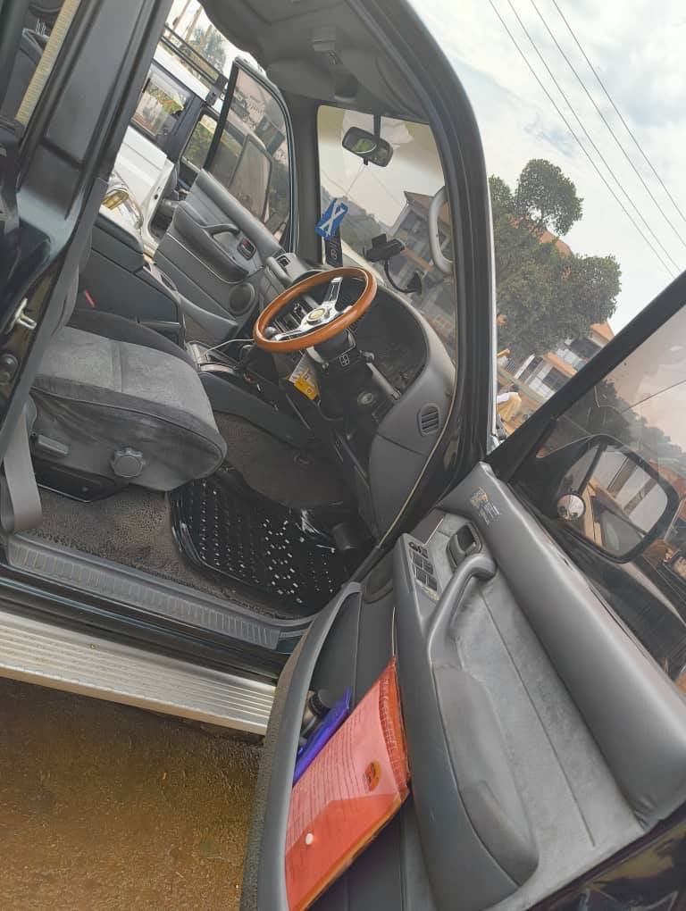 A picture of Toyota land cruiser LC 80 series model 1998 VX