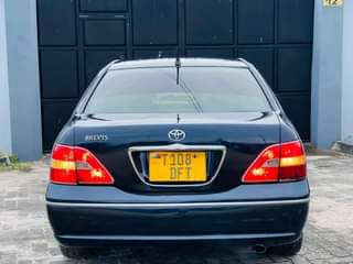 A picture of 2005 Toyota Brevis