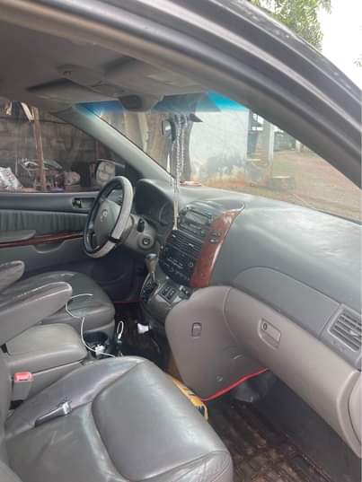 A picture of Used 2005 Toyota Sienna
