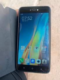 A picture of Tecno phantom 8 for sale capacity 6GRAM very very fast