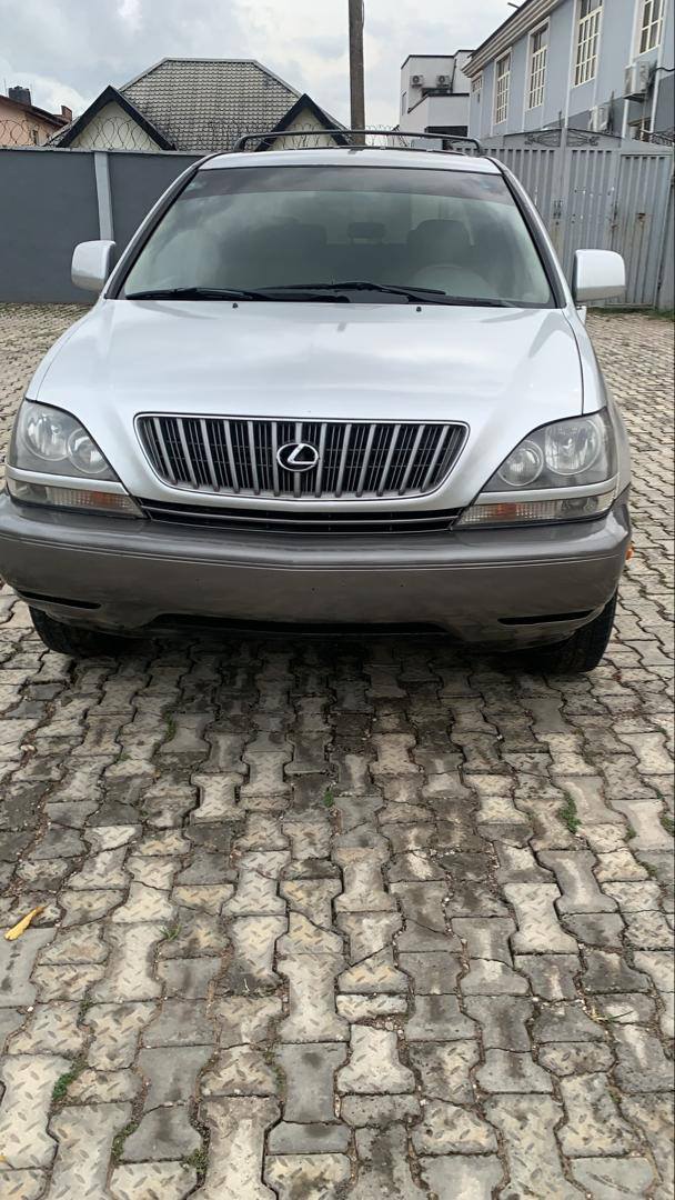 A picture of Lexus 300 Direct Tokumbo 08168128003