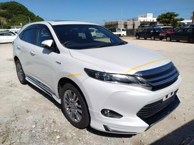 A picture of DAMAGED TOYOTA HARRIER READY TO BE IMPORTED UGX15M CALL WHATSAPP