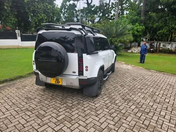 A picture of Land rover deffender