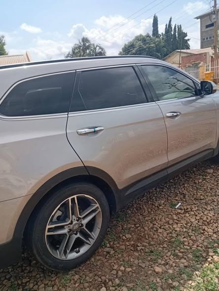 A picture of 2017 Hyundai santa fe