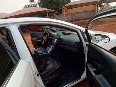A picture of Used Toyota Venza 015