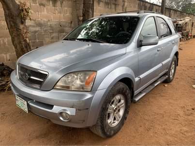 A picture of 2005 Kia Sorento