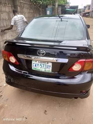A picture of Toyota corolla nigeria used 2009 molde ac everything is working