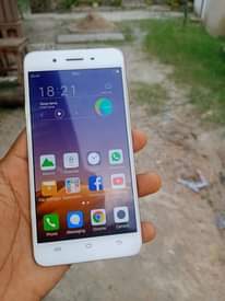 A picture of HAINA haja yakuelezea saaana hii simu VIVO Y55s 4RAM 64GB