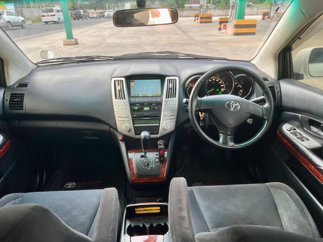 A picture of PRICE 28 8M TOYOTA HARRIER Contact 0769265727