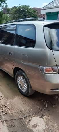 A picture of Toyota gaia iyo unawasha unaondoka Injin 3S petrol Full ac