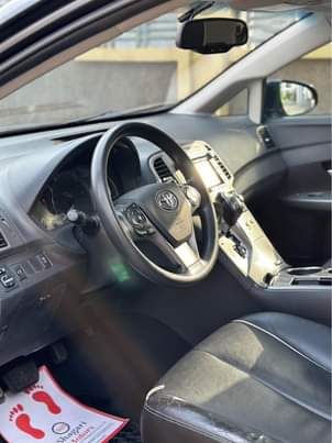 A picture of Toyota venza 2017 model