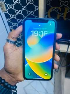 A picture of iPhone 11plain 128Gb DUOS FaceTt Battery 100