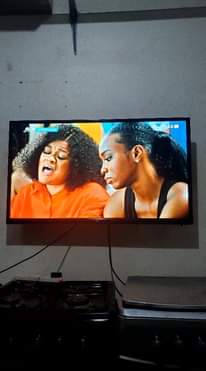 A picture of LG TV 40 inches digital with inbuilt free to air