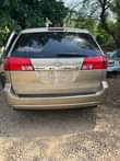 A picture of Toyota Sienna 2005 model direct Belgium