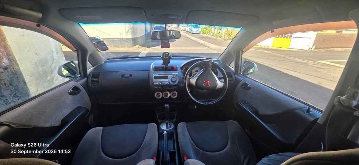 A picture of Honda fit 07