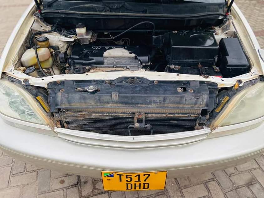 A picture of TOYOTA HARRIER OLDMODEL NAMBA D PIGA 255 714 550 592