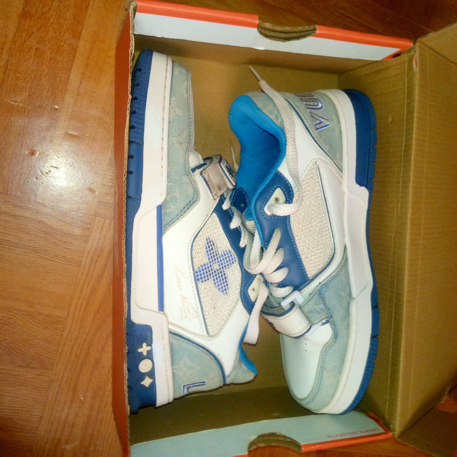 A picture of Shoes