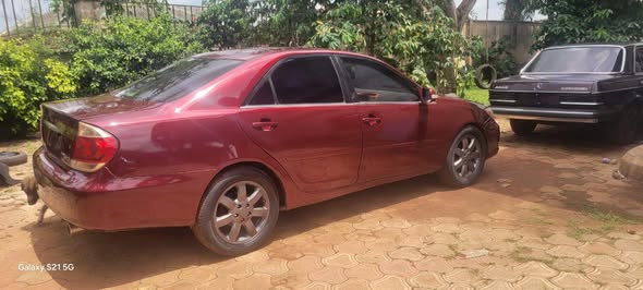 A picture of 2005 Toyota Camry