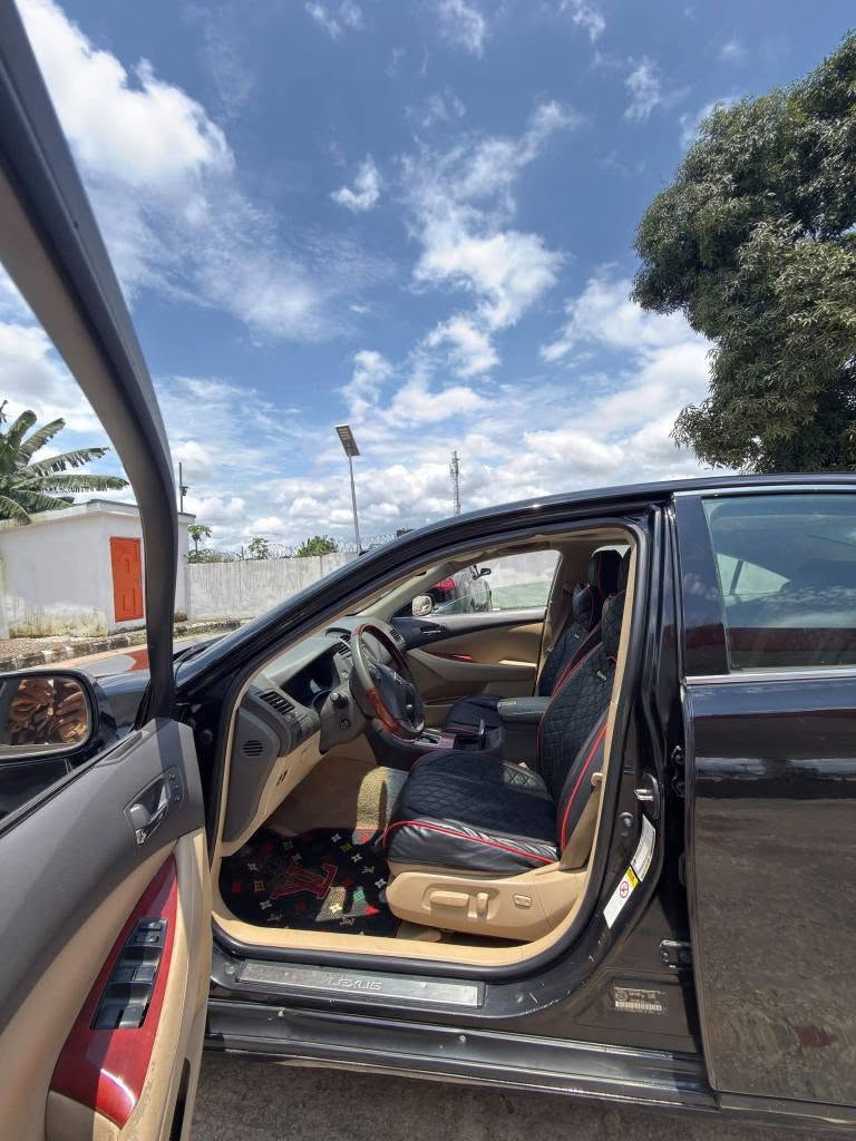 A picture of Highest grade Lexus ES350 08 model Fullest option extremely clean