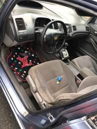 A picture of Honda Civic Going for 1 650 000 Automatic transmission Leather
